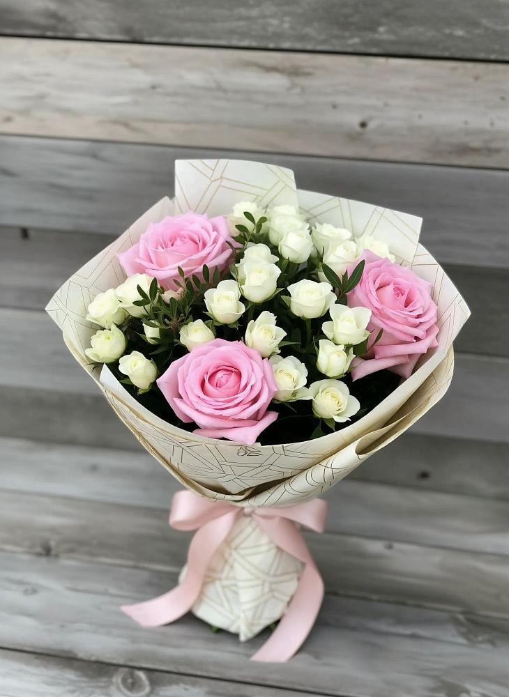 Букет цветов из: Розы в Новомеловатке