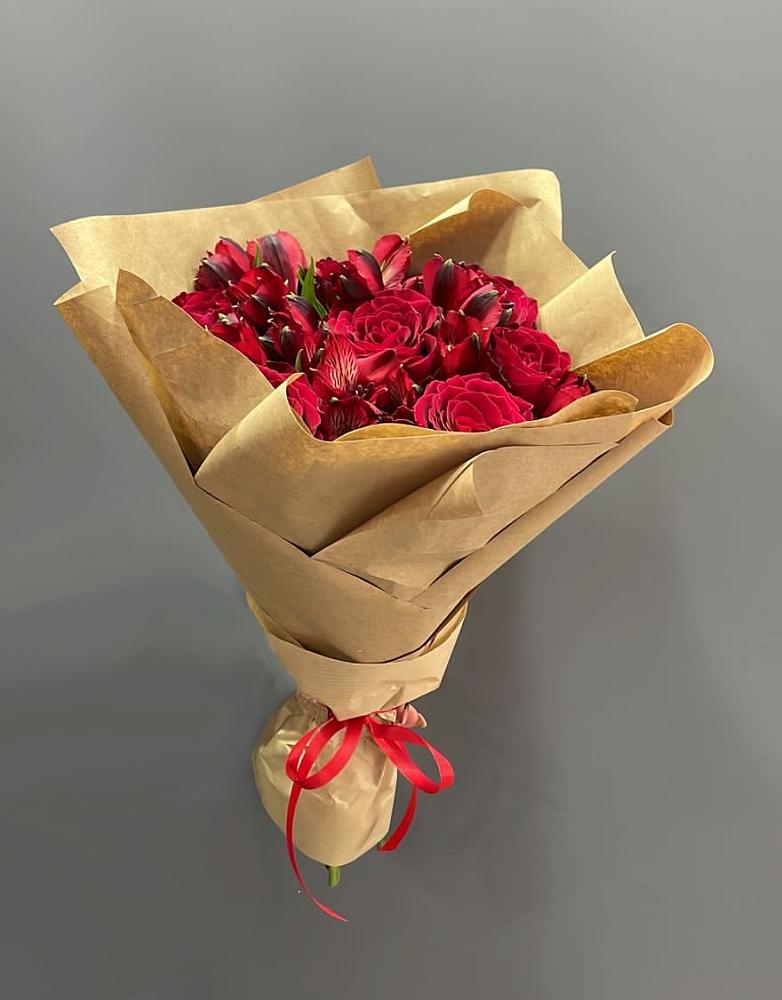 Букет цветов из: Альстромерии и Розы в Новомеловатке