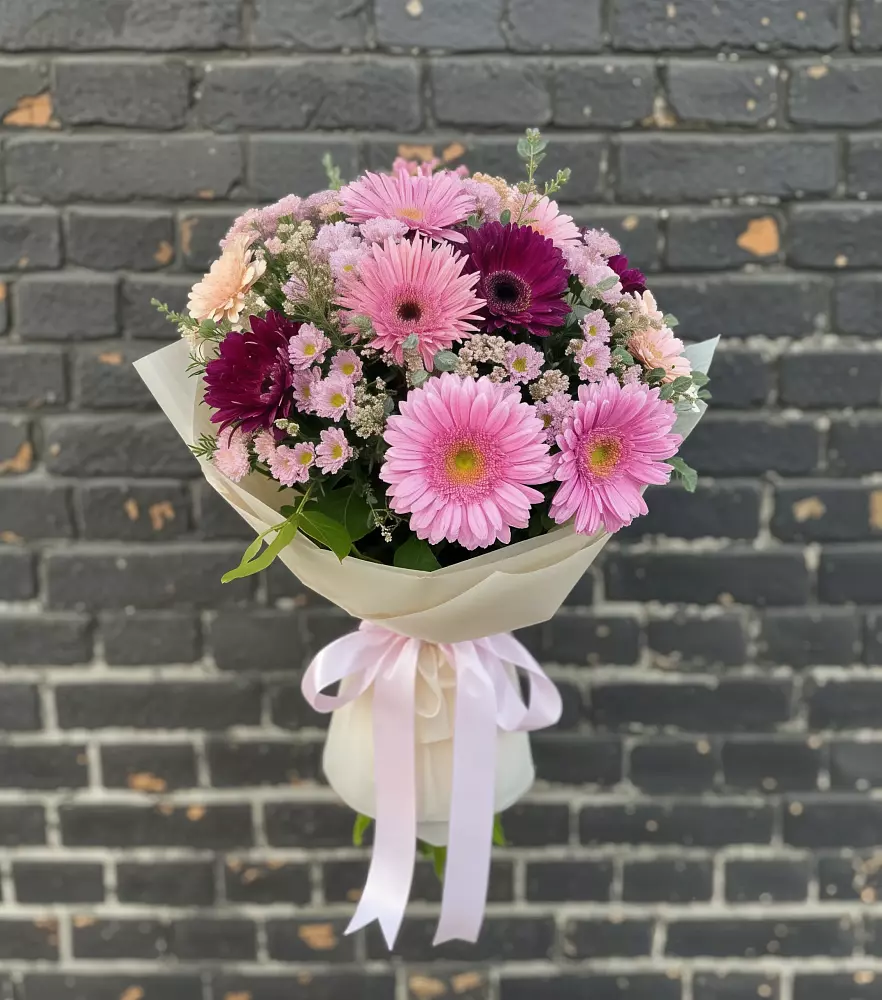Букет цветов из: Герберы и Хризантемы в Новомеловатке