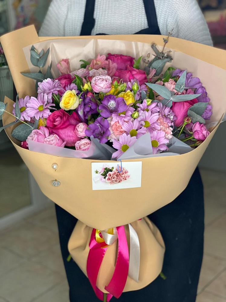 Букет цветов из: Хризантемы, Гвоздики и Альстромерии в Новомеловатке