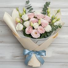 Букет цветов из:  Лизиантусы в Новомеловатке