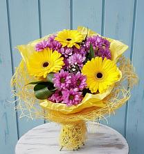 Букет цветов из:  Хризантемы и Герберы в Новомеловатке