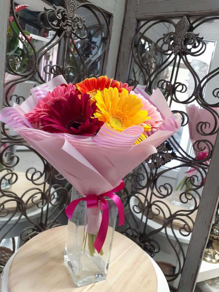 Букет цветов из: Герберы в Новомеловатке