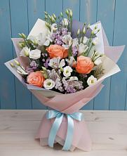 Букет цветов из:  Лизиантусы, Розы, Альстромерии и Гипсофила в Новомеловатке