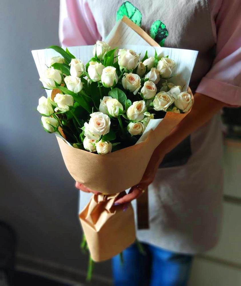 Букет цветов из: Розы в Новомеловатке