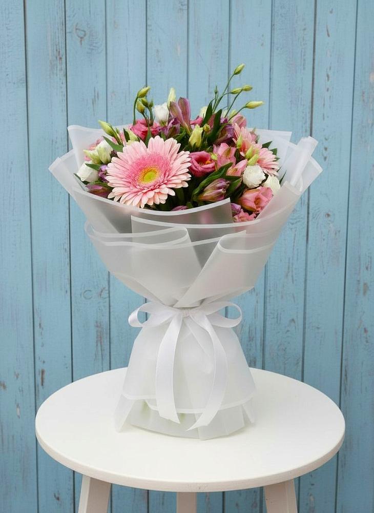 Букет цветов из: Герберы, Альстромерии и Лизиантусы в Новомеловатке