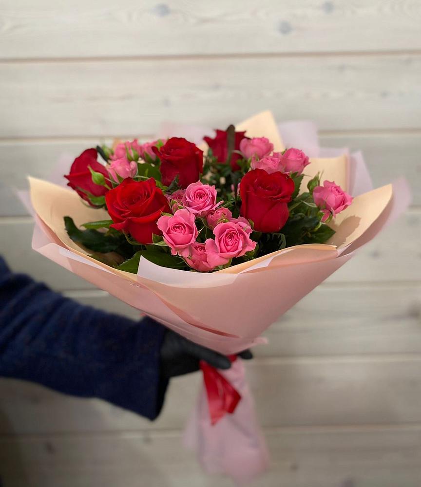 Букет цветов из: Розы в Новомеловатке