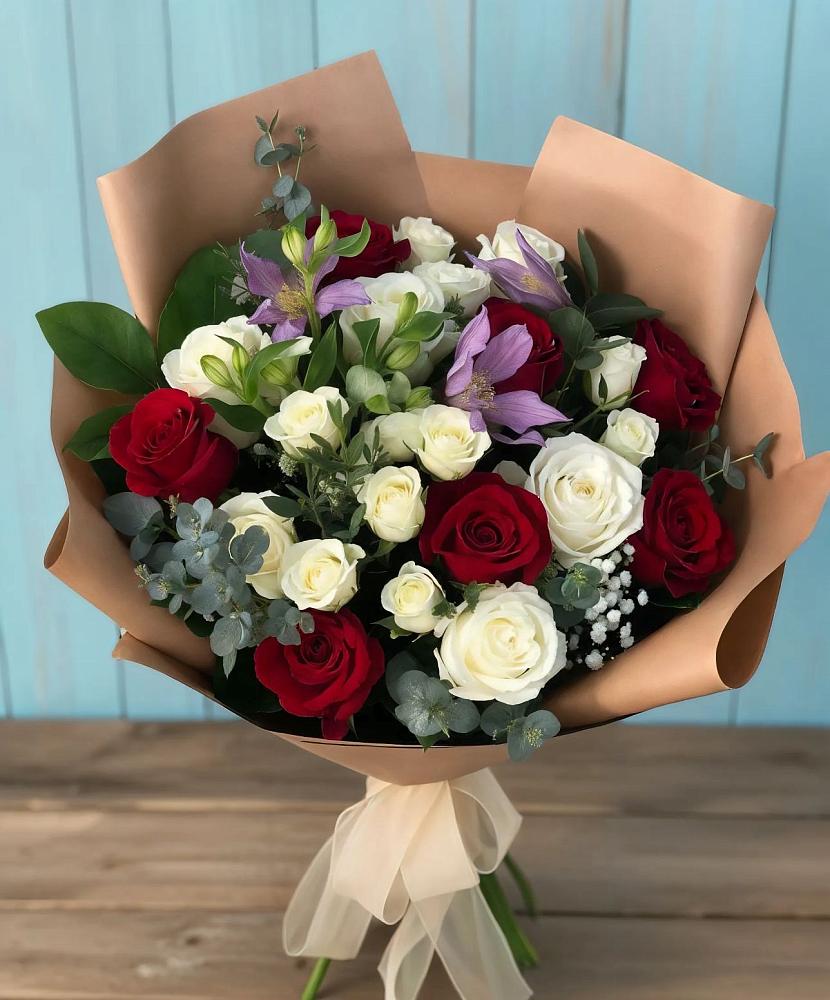 Букет цветов из: Розы и Альстромерии в Новомеловатке