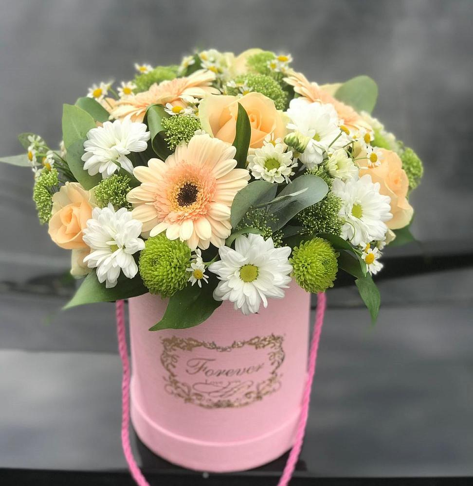 Цветочная композиция из Розы, Герберы и Хризантемы в шляпной коробке в Новомеловатке